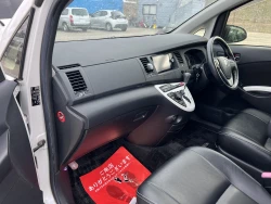 TOYOTA ISIS 2014/2 28