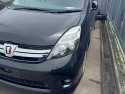 TOYOTA ISIS 2012 2
