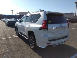 TOYOTA LAND CRUISER PRADO 2023 3