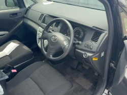 TOYOTA ISIS 2012 4