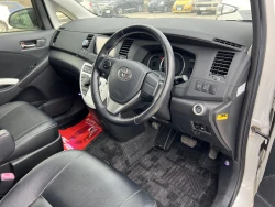 TOYOTA ISIS 2014/2 12